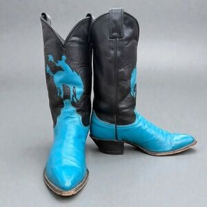 Vintage Justin Bucking Horse Inlay • Women’s 6.5 B
Vintage Cowboy Cowgirl Boots